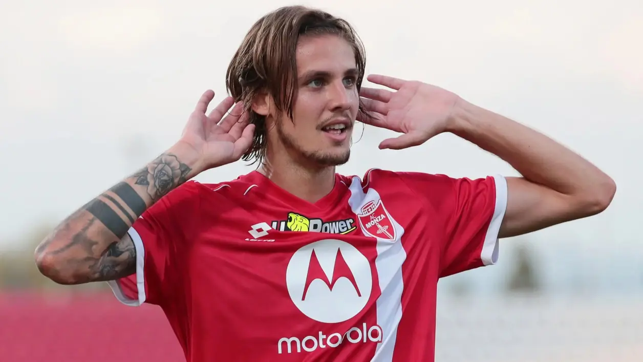 爱游戏体育-包含Ming迎来十二赛季高光表现，瑞士队球迷沸腾！的词条