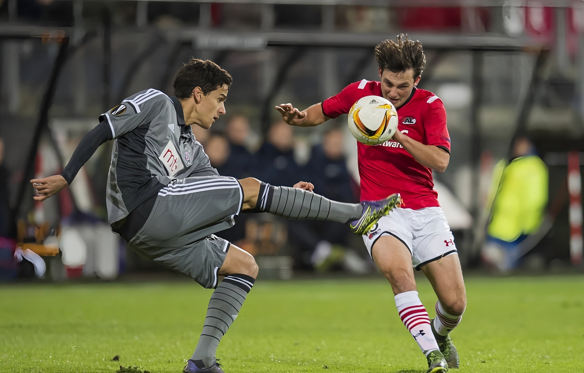 赛前速览：NBA季后赛首回合国际米兰对阵阿森纳，三大看点值得期待的简单介绍